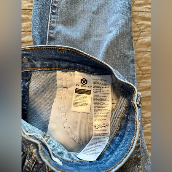 LEVI’S WEDGIE STRAIGHT FIT WOMEN'S JEANS. BUTTON FLY - Picture 8 of 9